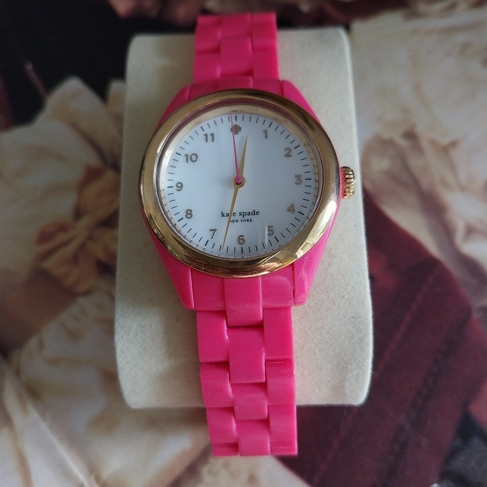 Watch Collection with Vibrant Colors - Picture 8 of 15